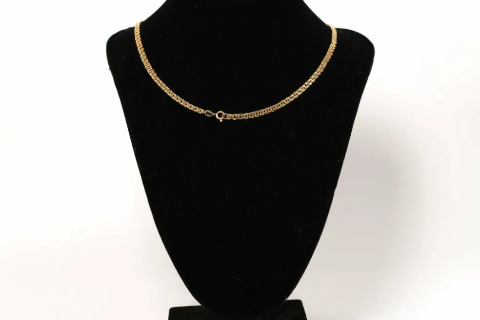 Collier Napoléon III en or jaune et camée coquillage