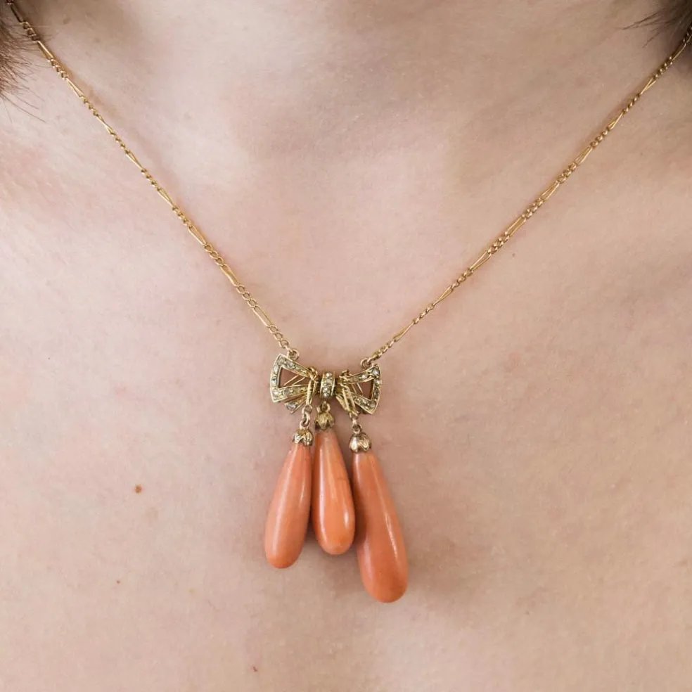Collier négligé corail diamants or rose
