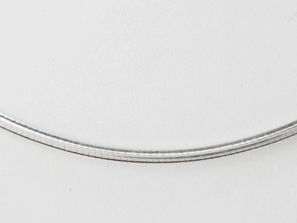 Collier Oméga en or blanc