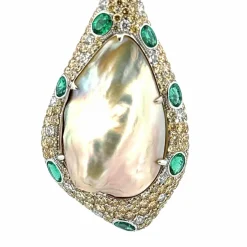 Collier or , diamants , mabe de Tahiti et émeraudes