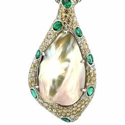 Collier or , diamants , mabe de Tahiti et émeraudes