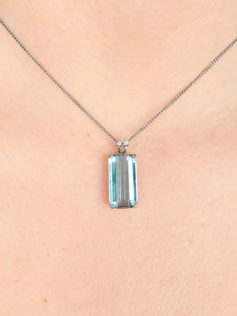 COLLIER OR BLANC & AIGUE-MARINE