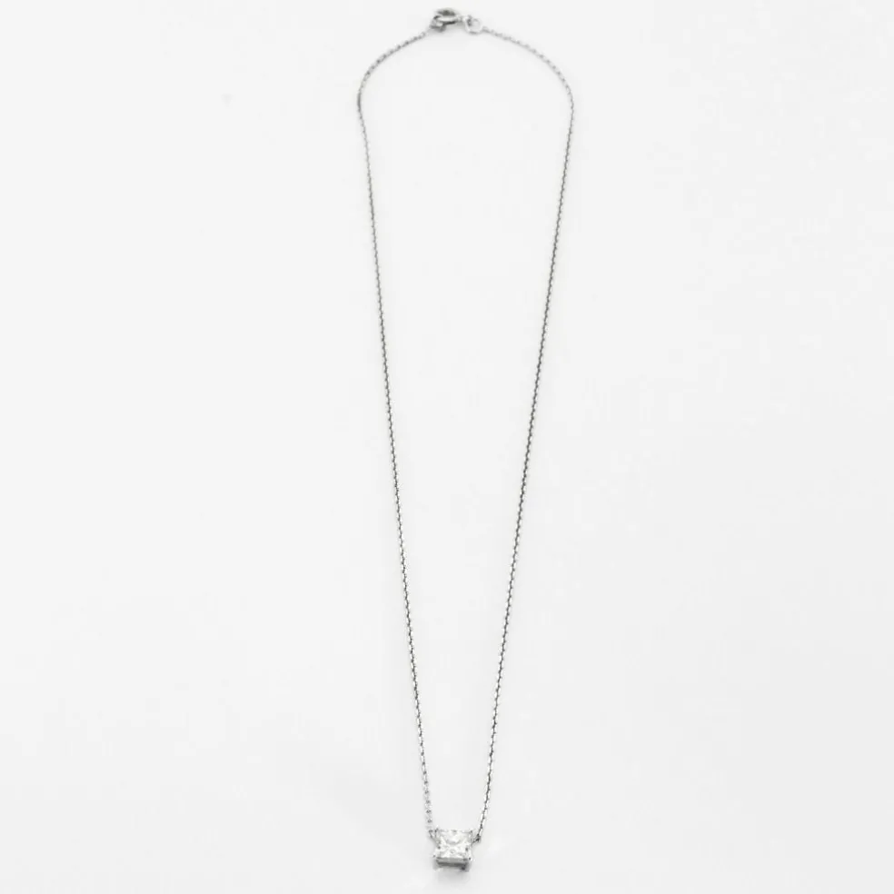 Collier or blanc 18 carats sertie d'un diamant princesse