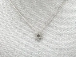 Collier or blanc 750 mil étoile en diamants