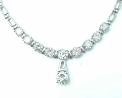 Collier or blanc, diamants