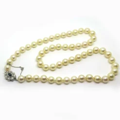 Collier or blanc en perle de culture