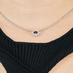 Collier or blanc et pendentif saphir et diamants
