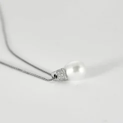 Collier or blanc perle de culture et diamants