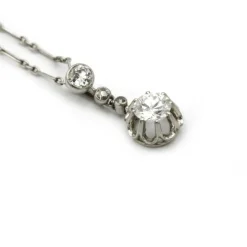 Collier or blanc, platine, diamants