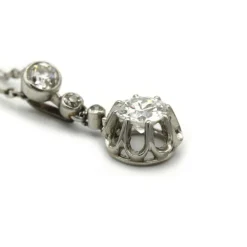 Collier or blanc, platine, diamants