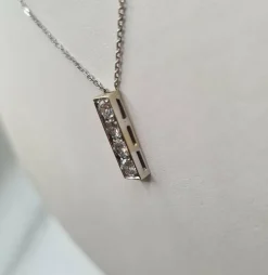 Collier or blanc serti de diamants naturels