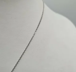 Collier or blanc serti de diamants naturels