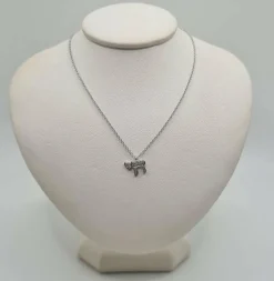 Collier or blanc serti d’un pendentif HAI en diamants