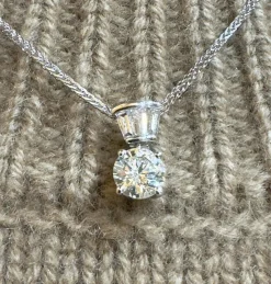 Collier or blanc solitaire diamant 0,52 carat