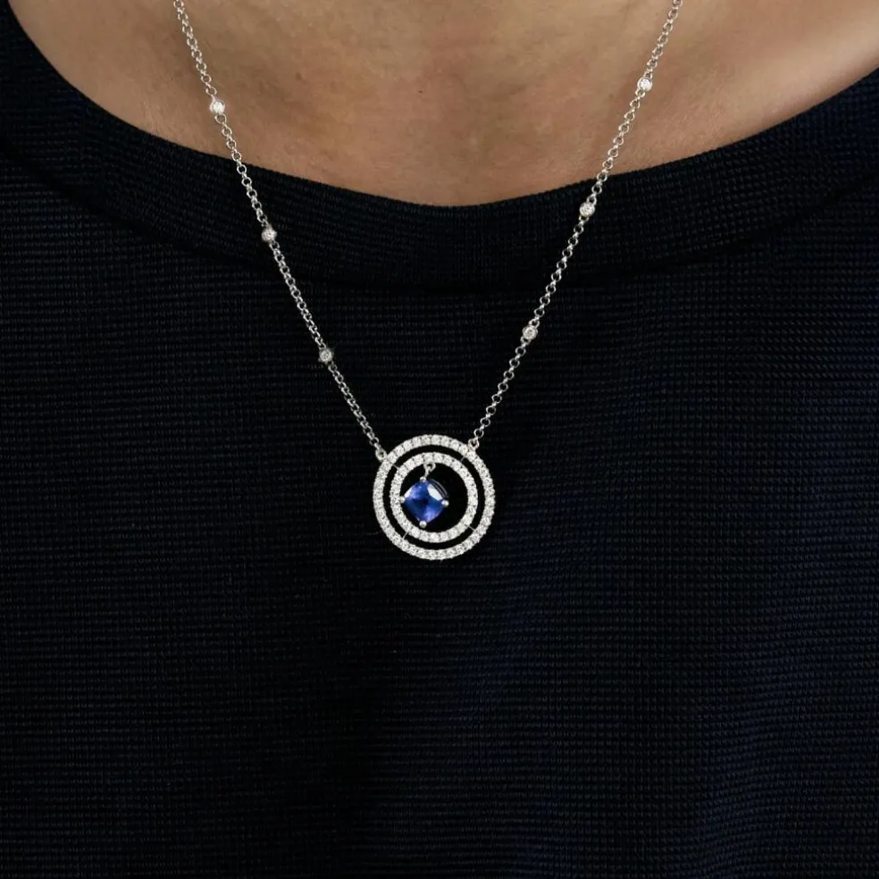 Collier or gris, diamants et tanzanite