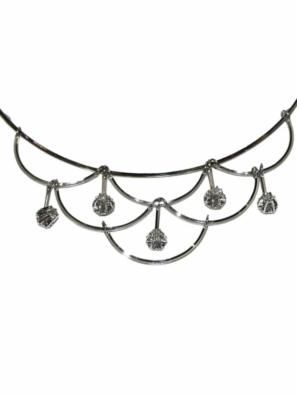 Collier or gris draperie en diamants