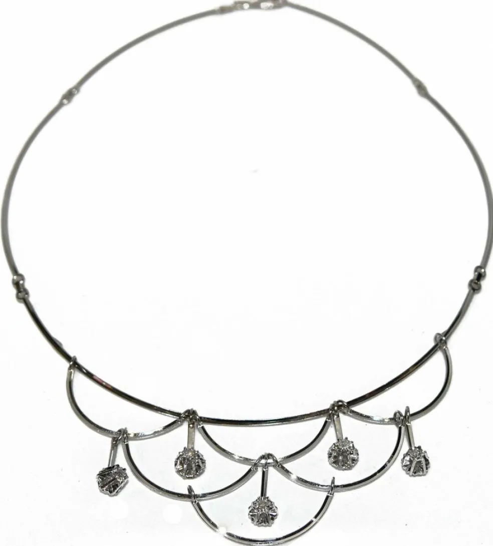 Collier or gris draperie en diamants