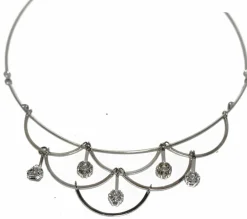 Collier or gris draperie en diamants