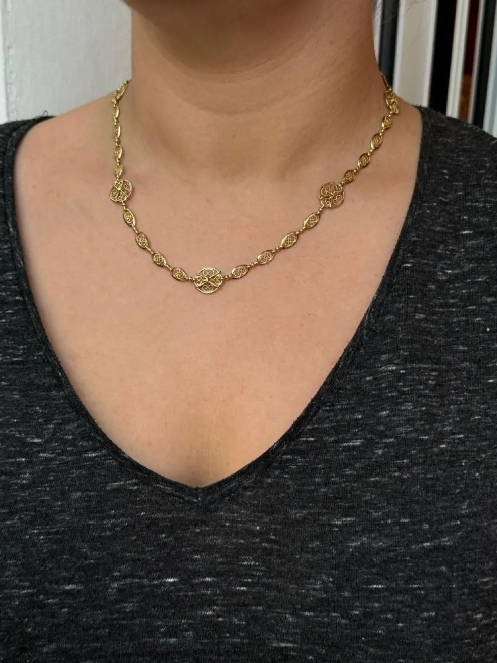 Collier or jaune