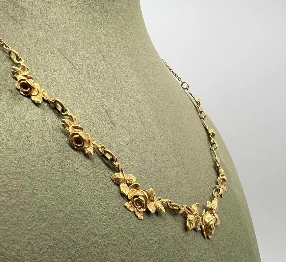 Collier Or Jaune 18 Carats Floral Vintage