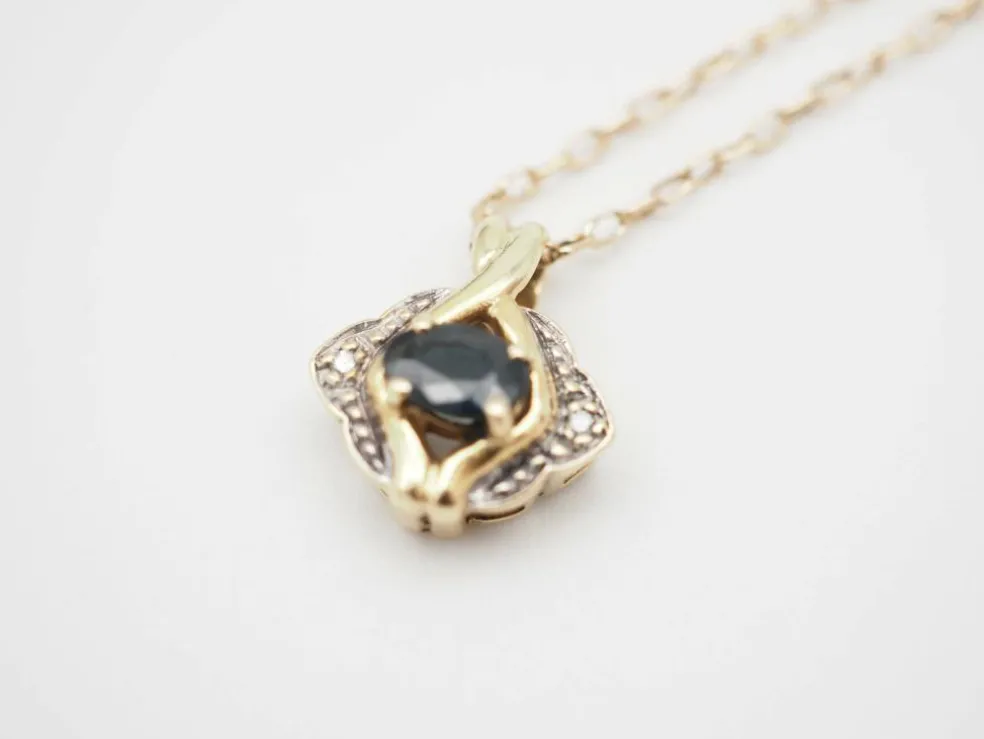 Collier or jaune 750 mil avec pendentif saphir