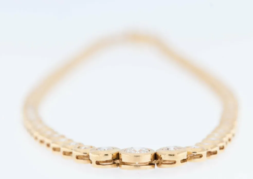 Collier or jaune et 99 diamants certificat HRD