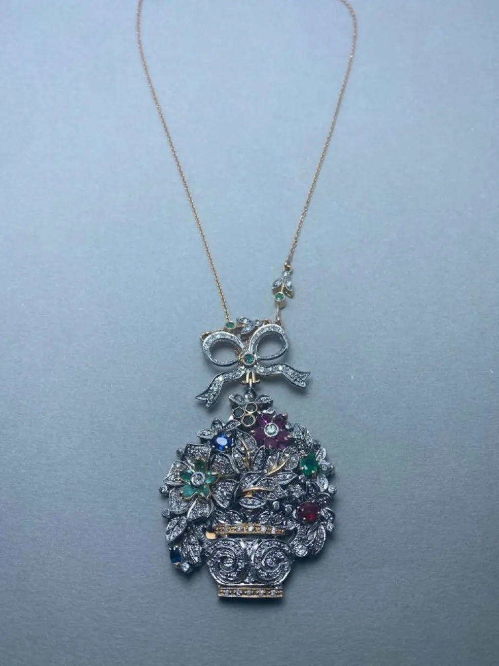 Collier or jaune et argent diamants