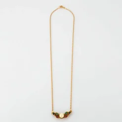 Collier or jaune perle saphirs rubis émeraudes
