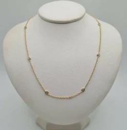 Collier or jaune serti de diamants