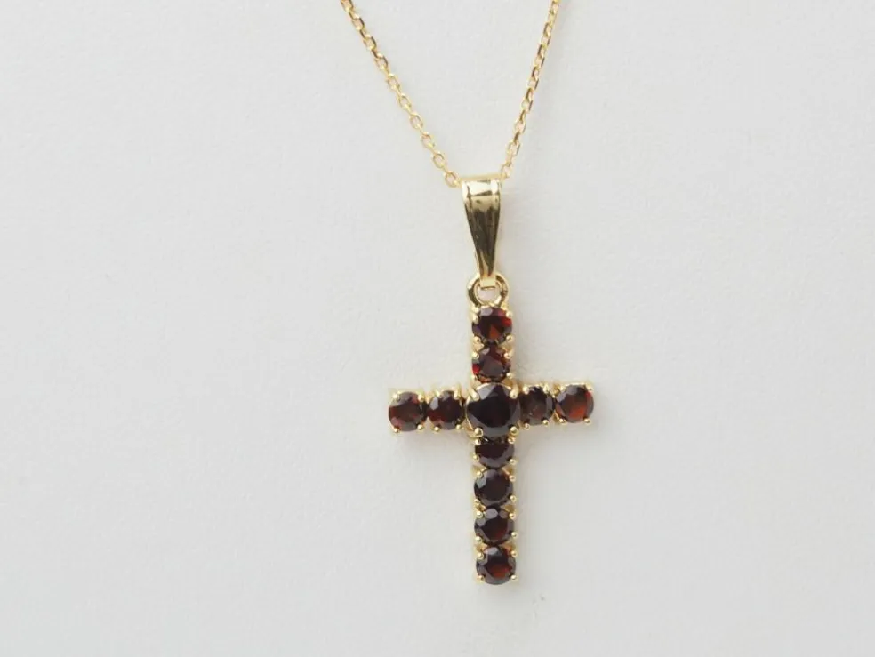 Collier pendentif croix en or jaune et grenats