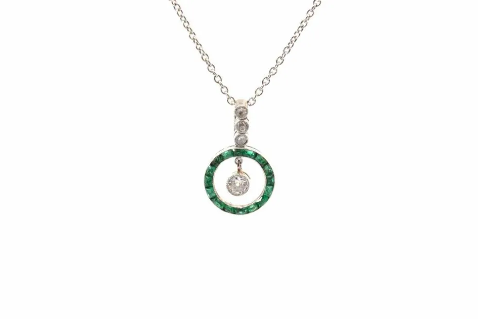 Collier pendentif diamants et émeraudes