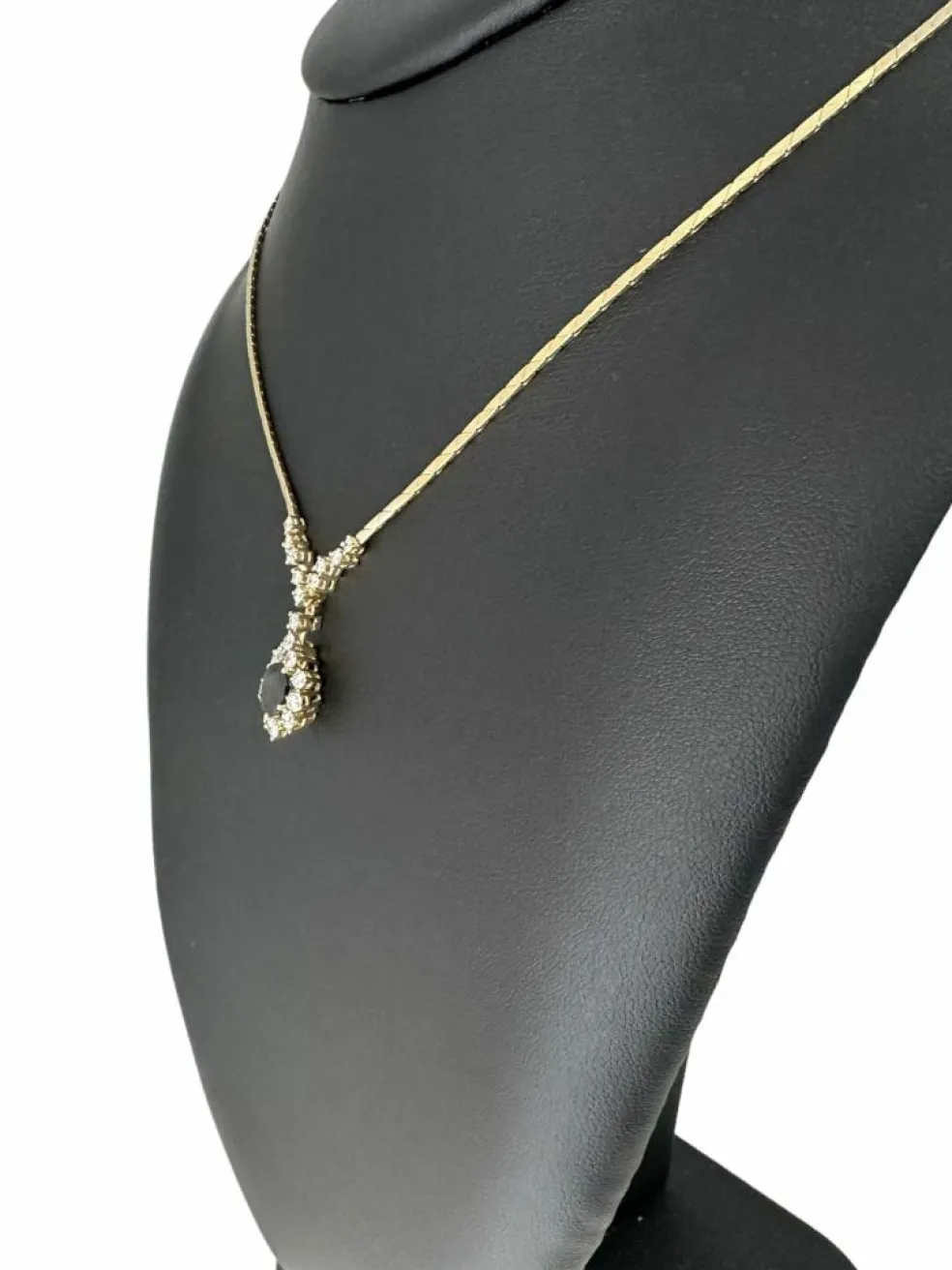 Collier pendentif diamants et saphirs certificat IGI