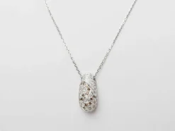 Collier pendentif dôme en or blanc et diamants