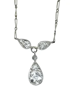 Collier pendentif en or blanc 18 carats et diamants, vers 1910/1920
