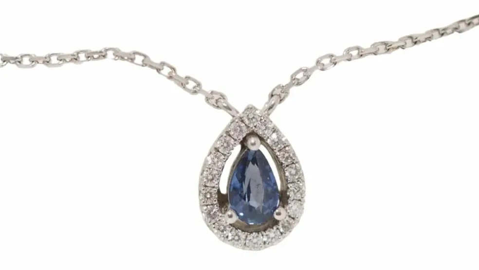 Collier pendentif en or blanc, saphir et diamants