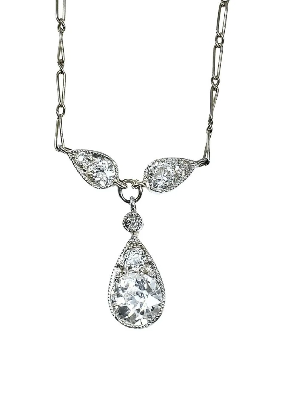 Collier pendentif en or blanc 18 carats et diamants, vers 1910/1920