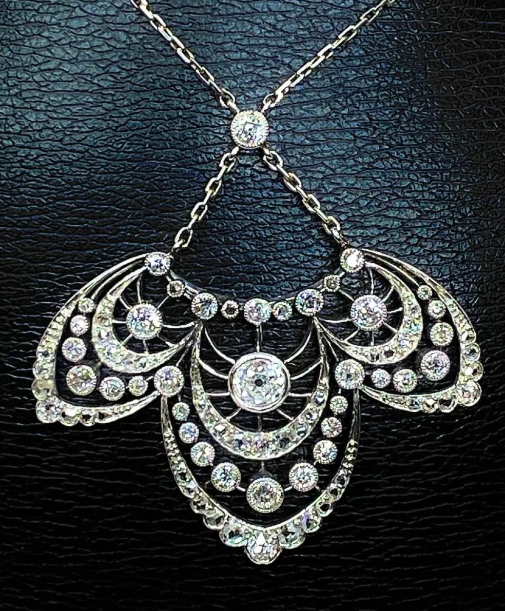 Collier pendentif en platine, diamants, époque 1900