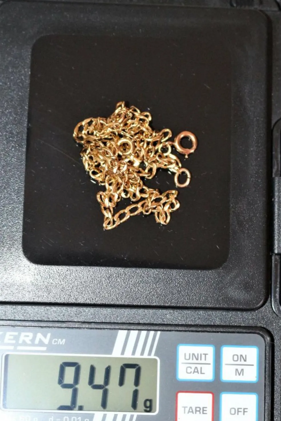 Collier Pendentif Femme Couronnée Corail Et Gemmes
