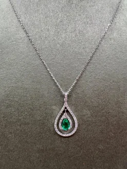 Collier Pendentif Émeraude 0, 50 Carat et Diamants 0, 41 Carat