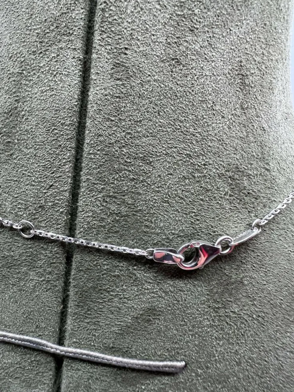 Collier Pendentif Émeraude 0, 50 Carat et Diamants 0, 41 Carat