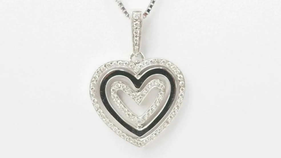 Collier pendentif multi coeurs or blanc diamants
