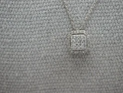 Collier pendentif or blanc et diamants
