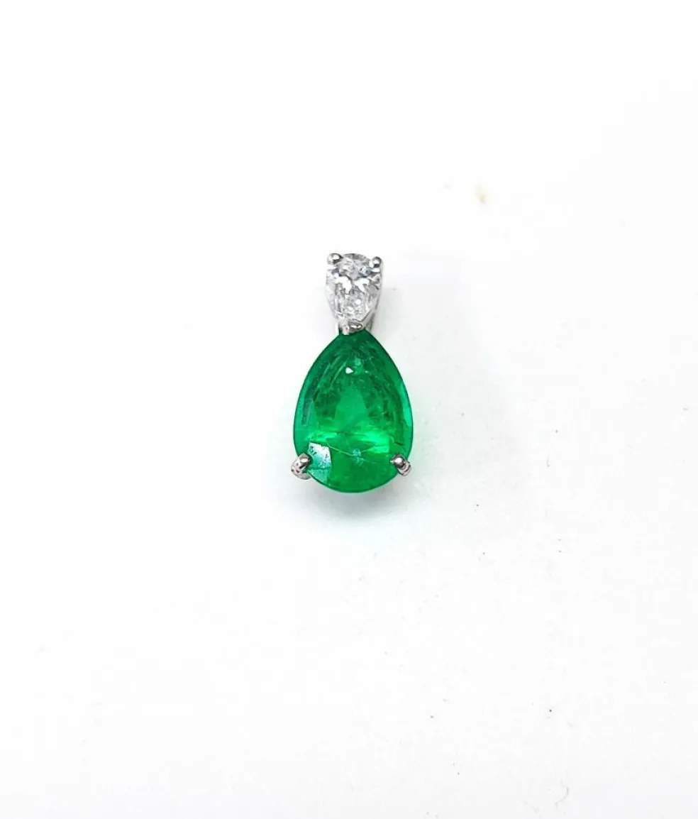 Collier pendentif or blanc, émeraude et diamant