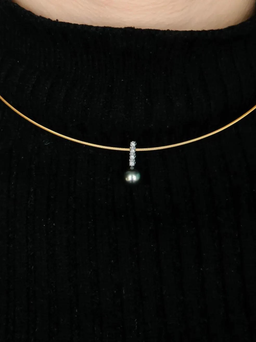 COLLIER PENDENTIF OR, DIAMANTS ET PERLE
