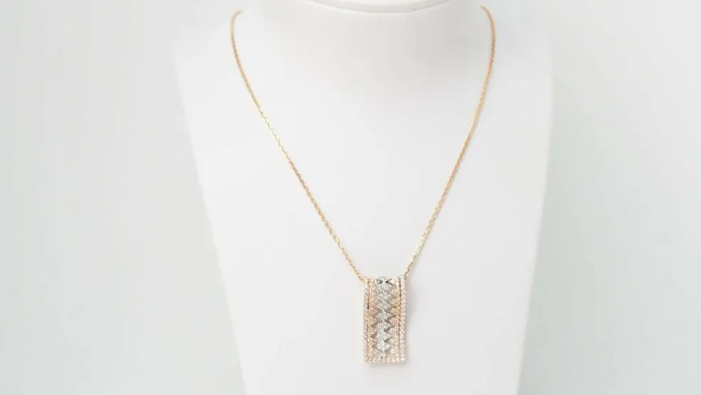 Collier pendentif or rose et diamants