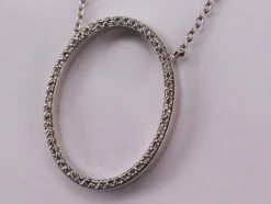 Collier Pendentif ovale diamants or blanc
