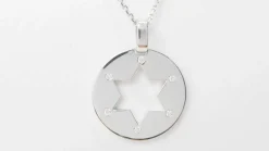 Collier pendentif étoile de David en or blanc et diamants