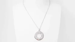 Collier pendentif étoile de David en or blanc et diamants