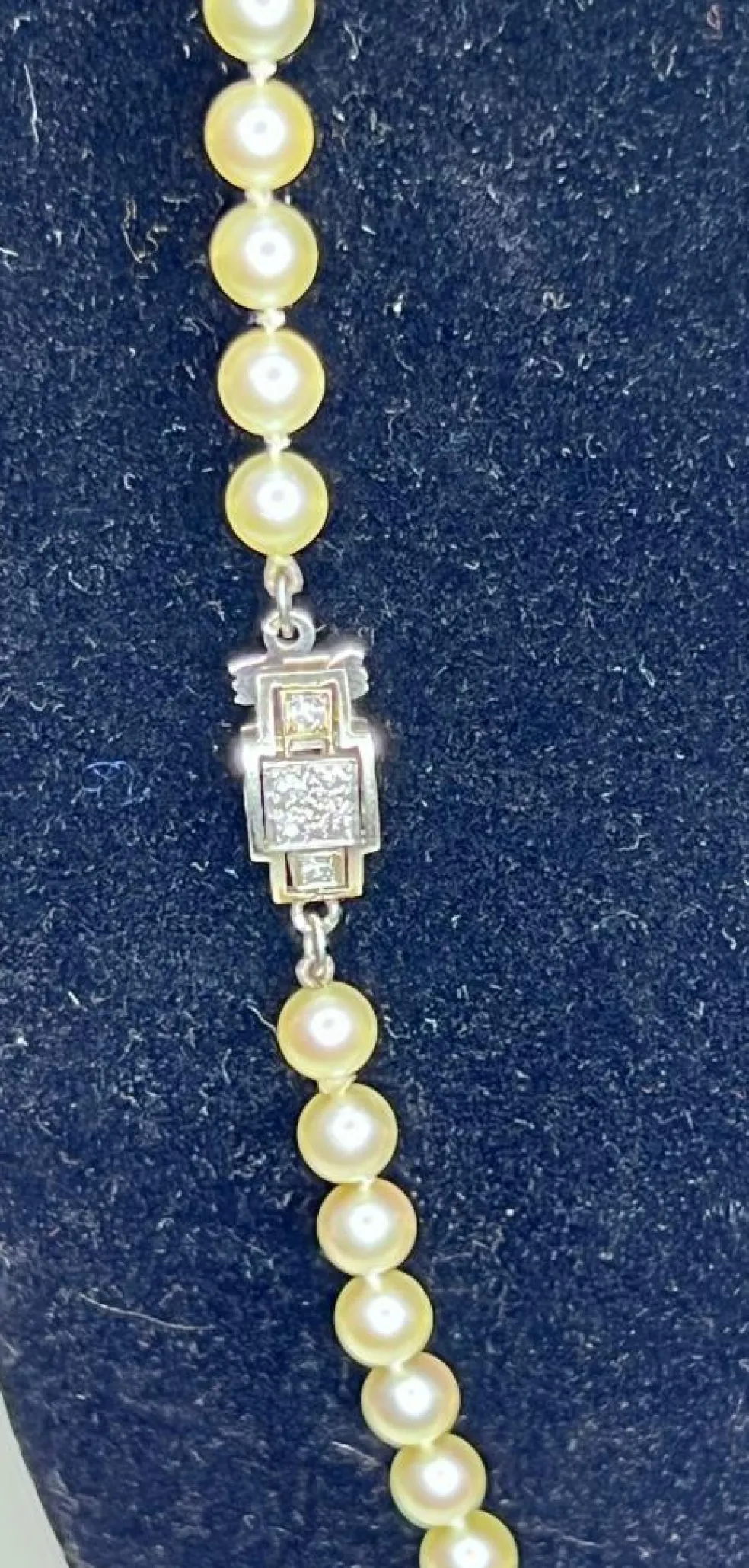 Collier perles de culture, fermoir or et diamants