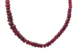 Collier perles de rubis facettés